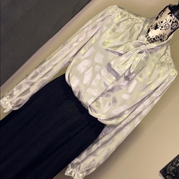 Elegant Button up - Picture 1 of 5